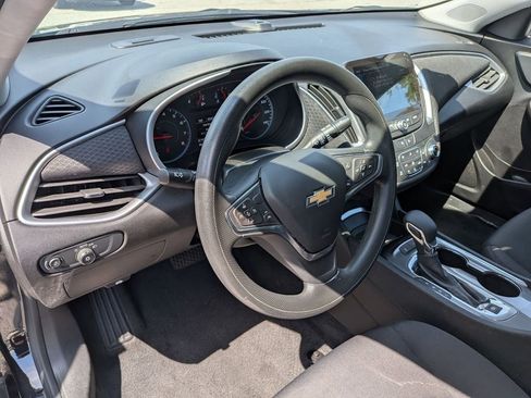 Used 2024 Chevrolet Malibu LT FWD image 17