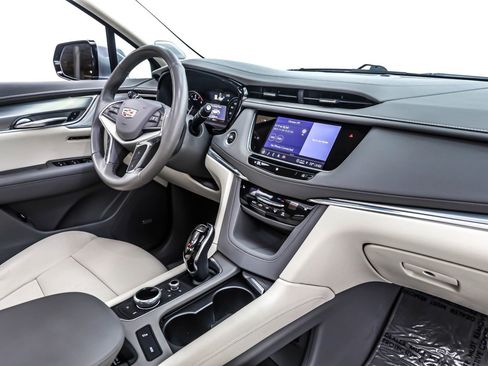 Used 2021 Cadillac XT5 Premium Luxury image 15