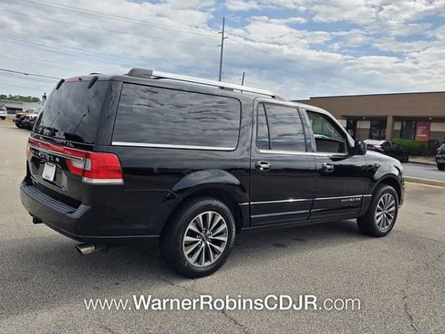 Used 2016 Lincoln Navigator L Select RWD image 16