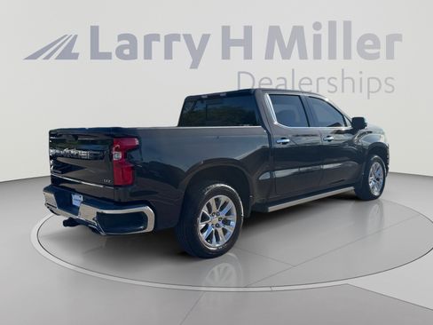 Used 2021 Chevrolet Silverado 1500 LTZ w/ Z71 Off-Road Package AWD/4WD image 5