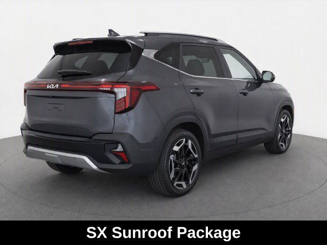 Used 2024 Kia Seltos SX w/ SX Sunroof Package AWD/4WD image 3