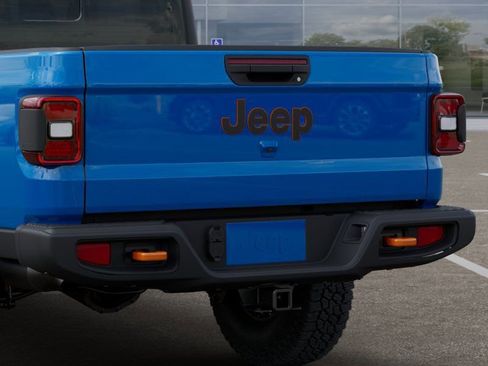 New 2025 Jeep Gladiator Mojave w/ Convenience Group AWD/4WD image 13