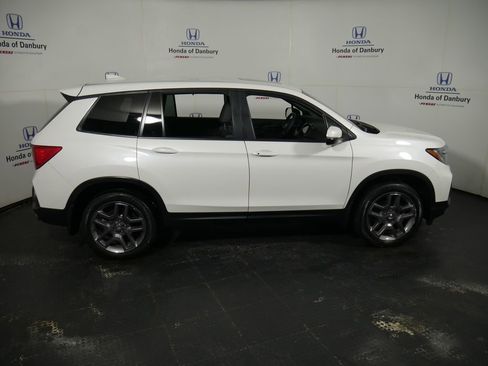 Used 2023 Honda Passport EX-L image 3