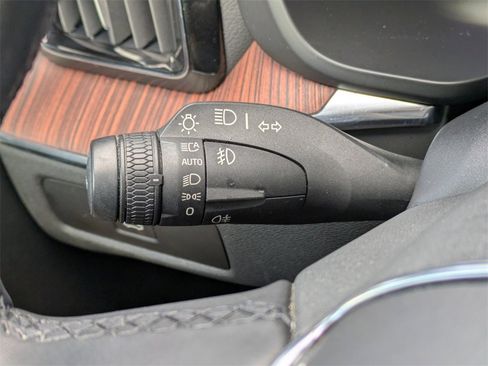 Certified 2023 Volvo XC60 B5 Ultimate w/ Climate Package image 37