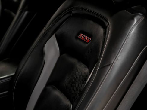 Used 2019 Chevrolet Camaro SS RWD image 29