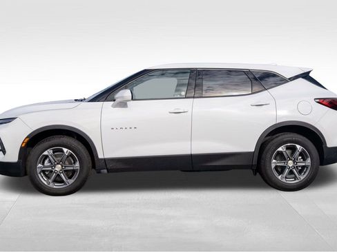 Used 2025 Chevrolet Blazer LT image 4