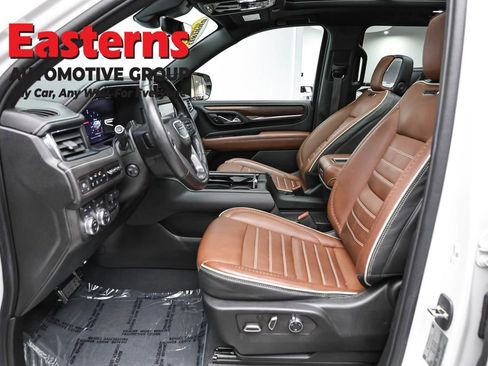 Used 2023 GMC Yukon XL Denali Ultimate w/ LPO, Floor Liner Package AWD/4WD image 14