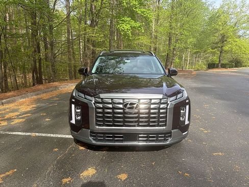 Used 2024 Hyundai Palisade Calligraphy image 2