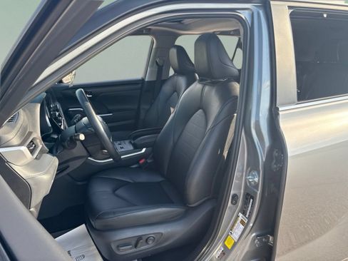 Certified 2026 Toyota Highlander XLE AWD/4WD image 19