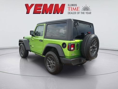 Used 2025 Jeep Wrangler Sport image 6