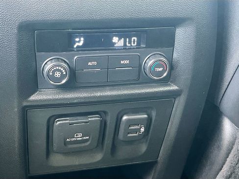 Used 2023 Chevrolet Traverse RS AWD/4WD image 26