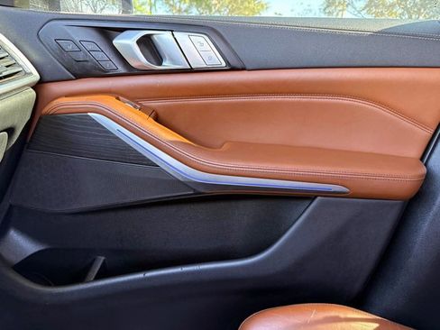 Used 2022 BMW X7 xDrive40i w/ Executive Package image 25