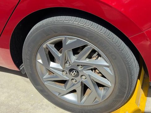 Used 2024 Hyundai Elantra SEL FWD image 6