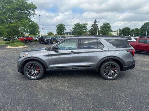 New 2026 Ford Explorer ST-Line w/ ST-Line Street Pack AWD/4WD image 6