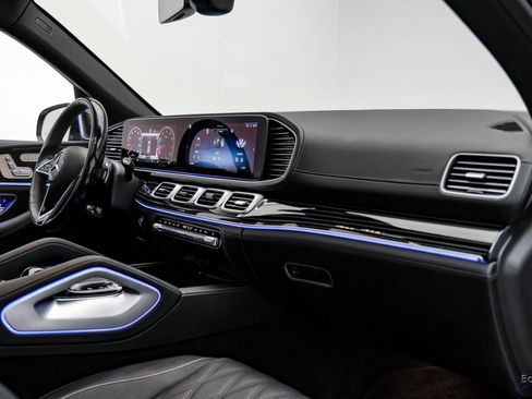 Used 2024 Mercedes-Benz Maybach GLS 600 4MATIC image 41