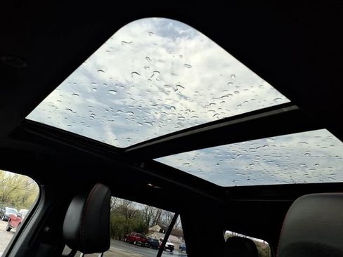 Used 2024 Ford Explorer ST-Line w/ Class IV Trailer Tow Package image 15