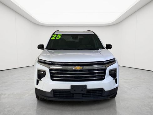 Used 2025 Chevrolet Traverse LT FWD image 47