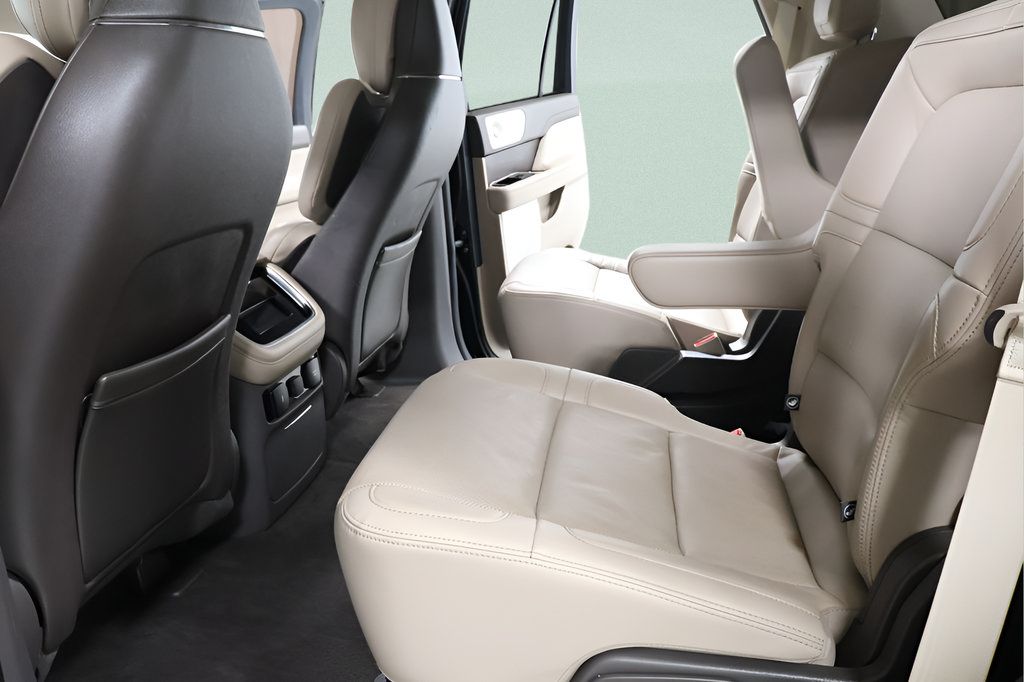 Used 2022 Lincoln Navigator Reserve AWD/4WD image 29