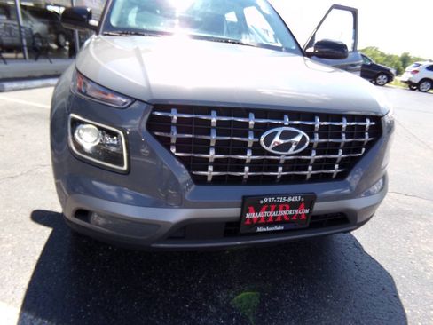 Used 2023 Hyundai Venue Limited FWD image 42
