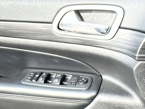 Used 2021 Jeep Grand Cherokee Laredo X image 22