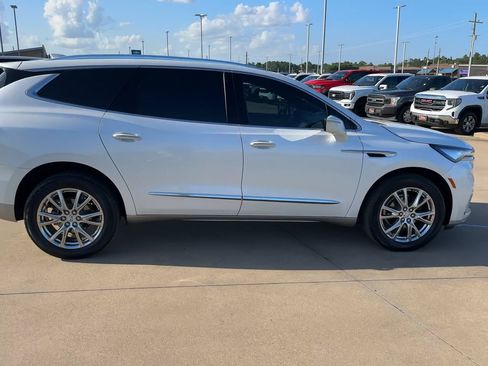 Used 2023 Buick Enclave Premium w/ Experience Buick Package FWD image 2