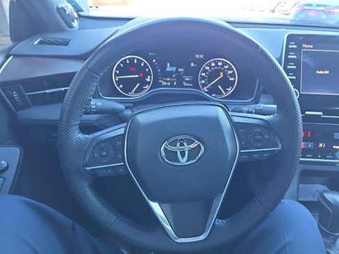 Used 2022 Toyota Avalon Limited image 18