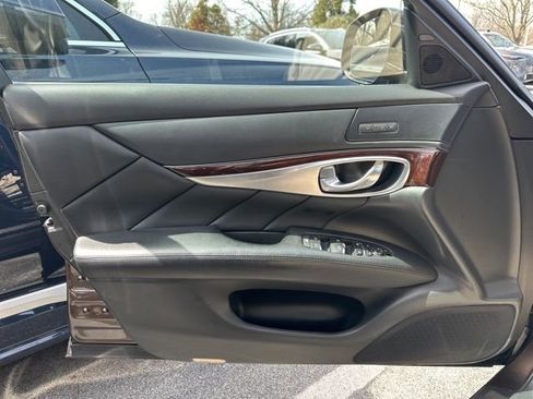 Used 2019 INFINITI Q70 Luxe w/ Proactive Package image 11