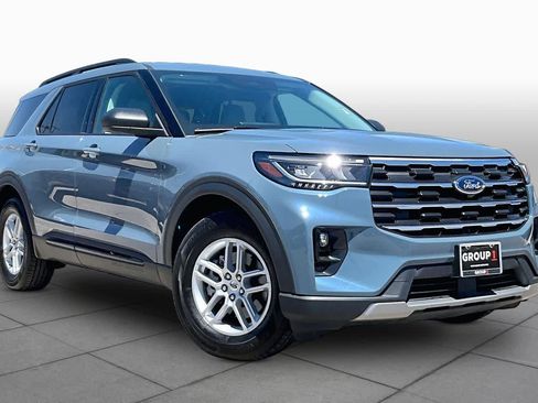 Certified 2026 Ford Explorer Active w/ Active Comfort Package RWD image 3