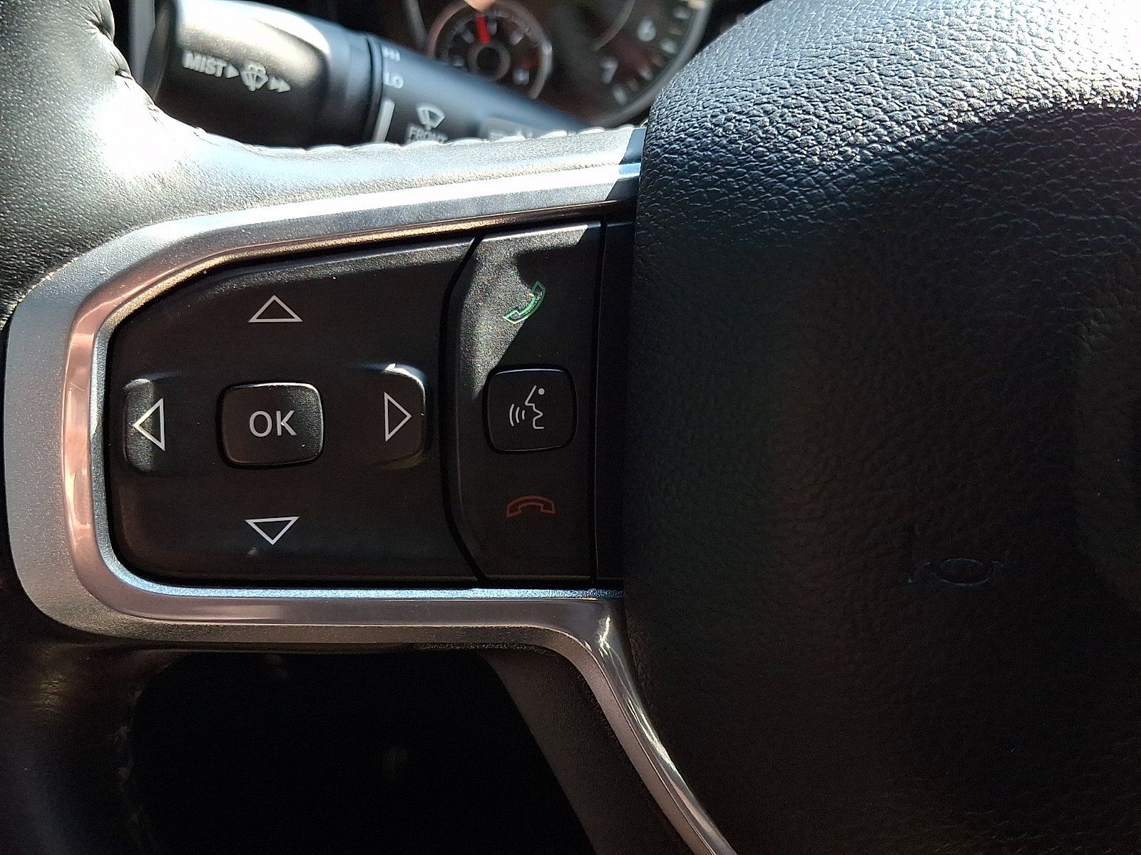 Used 2023 RAM 1500 Laramie AWD/4WD image 21
