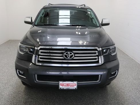 Used 2019 Toyota Sequoia Platinum image 3