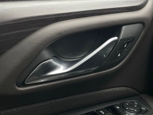 Used 2022 GMC Yukon XL Denali image 13