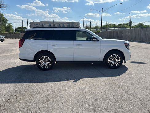 Used 2025 Ford Expedition Active image 8