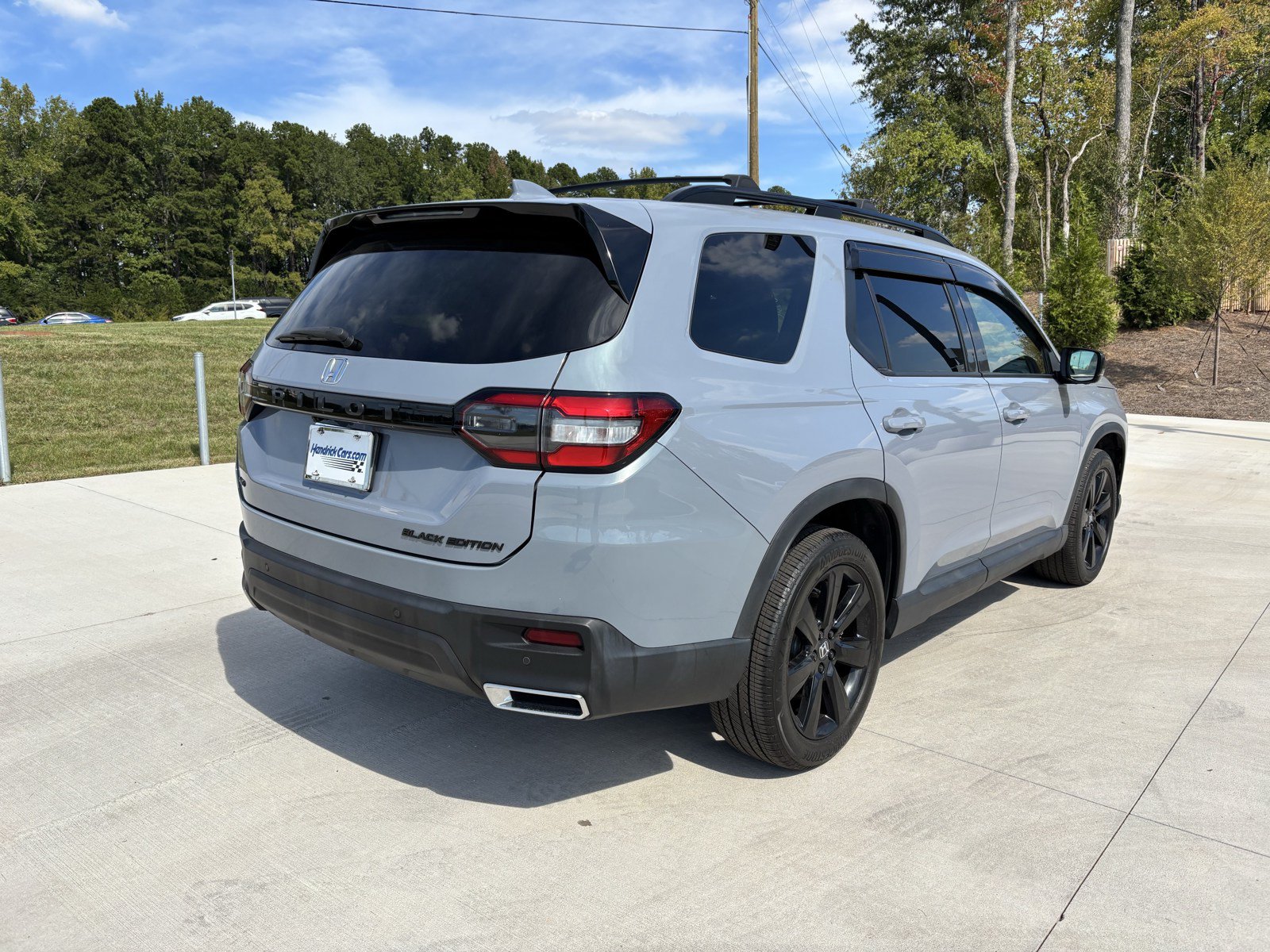 Used 2025 Honda Pilot Black Edition image 11