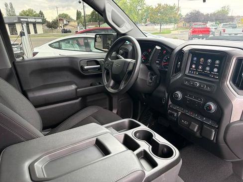 Used 2025 Chevrolet Silverado 1500 Custom Trail Boss w/ LPO, Dark Essentials Package AWD/4WD image 11