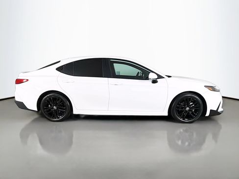 Used 2025 Toyota Camry SE w/ Convenience Package FWD image 8