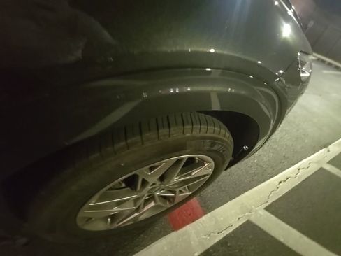 Used 2025 Genesis GV70 2.5T w/ Select Package image 9