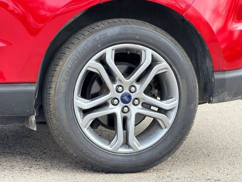 Used 2018 Ford Edge Titanium w/ Technology Package image 2