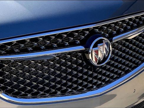 Used 2021 Buick Enclave Avenir w/ Avenir Technology Package image 28