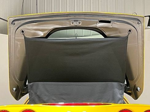Used 2005 Chevrolet Corvette Coupe w/ Preferred Equipment Group RWD image 53