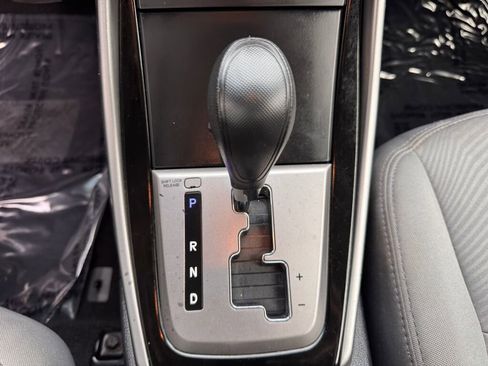 Used 2013 Hyundai Elantra GLS image 16