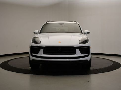 Certified 2025 Porsche Macan Turbo image 10