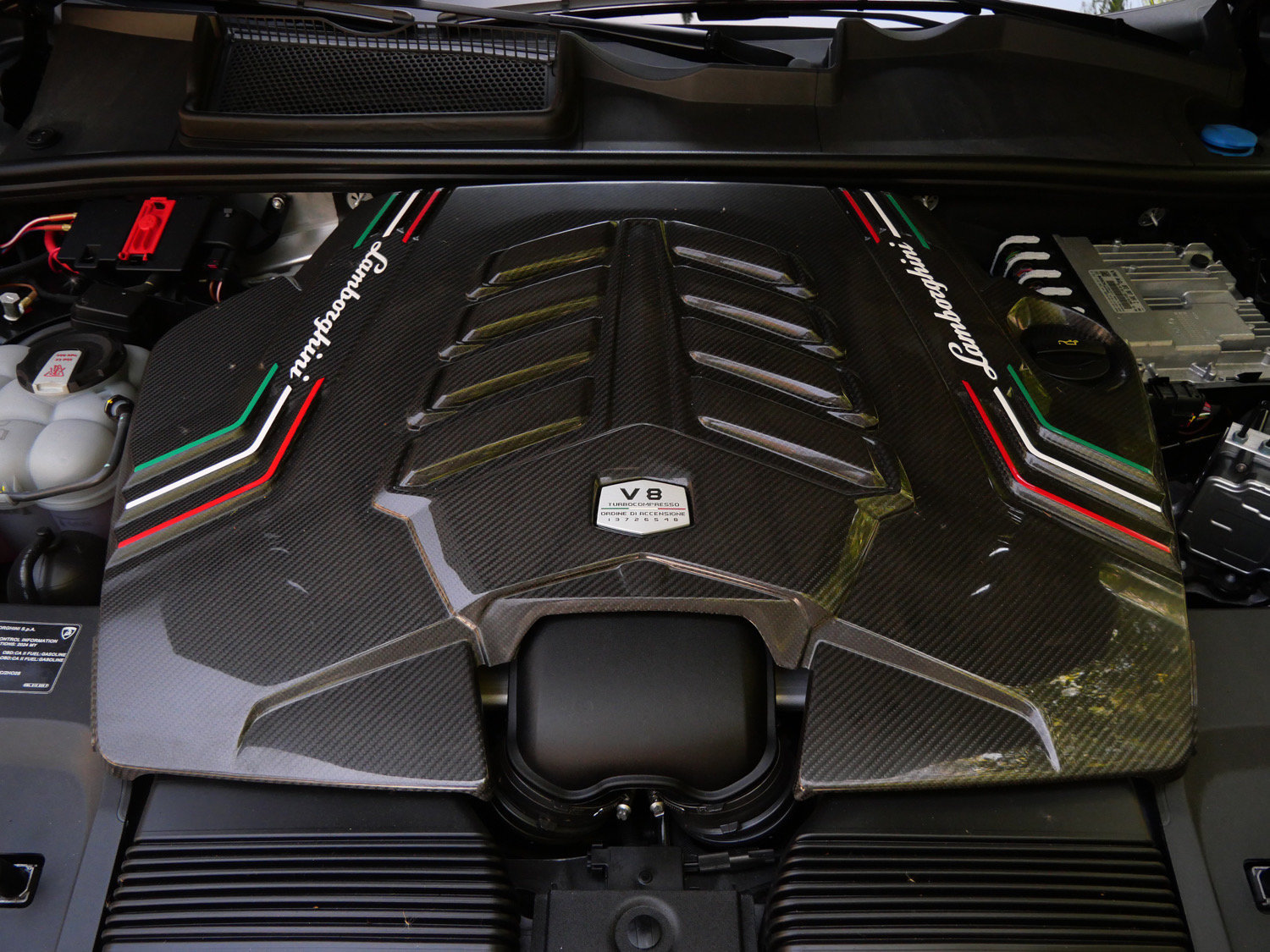 Used 2024 Lamborghini Urus Performante AWD/4WD image 23