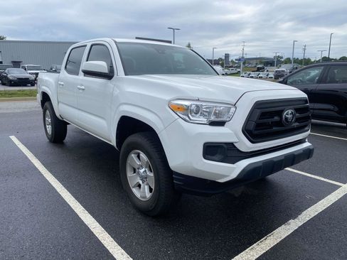 Used 2023 Toyota Tacoma SR AWD/4WD image 1