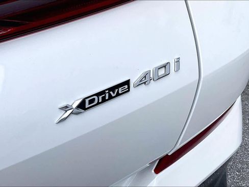 Used 2022 BMW X6 xDrive40i w/ Executive Package image 9