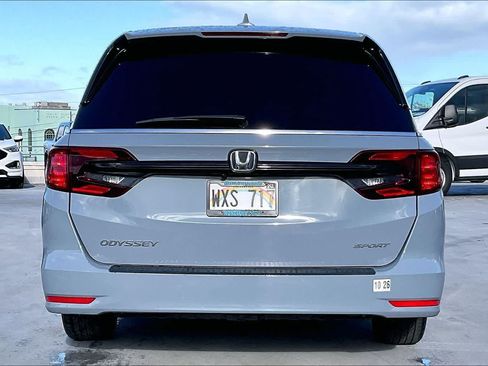 Used 2024 Honda Odyssey Sport image 5