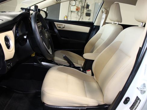Used 2018 Toyota Corolla LE FWD image 23