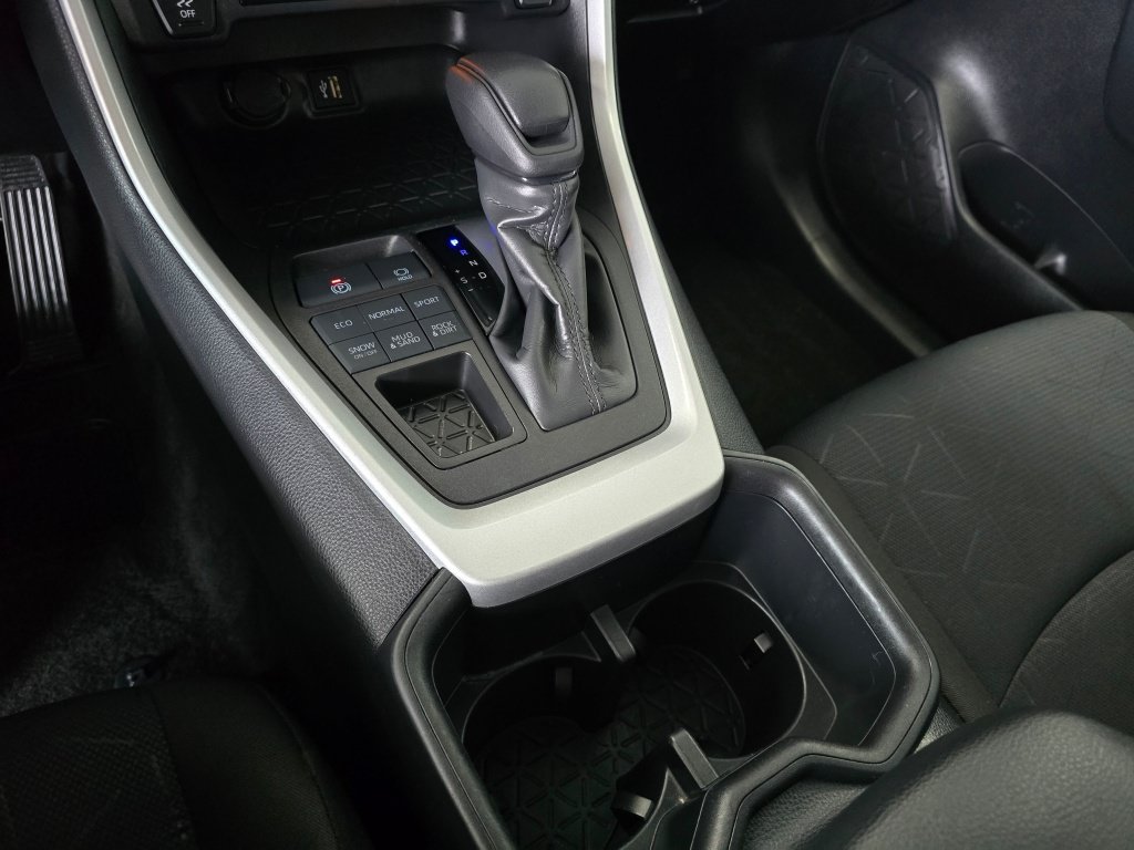 Used 2025 Toyota RAV4 XLE AWD/4WD image 29