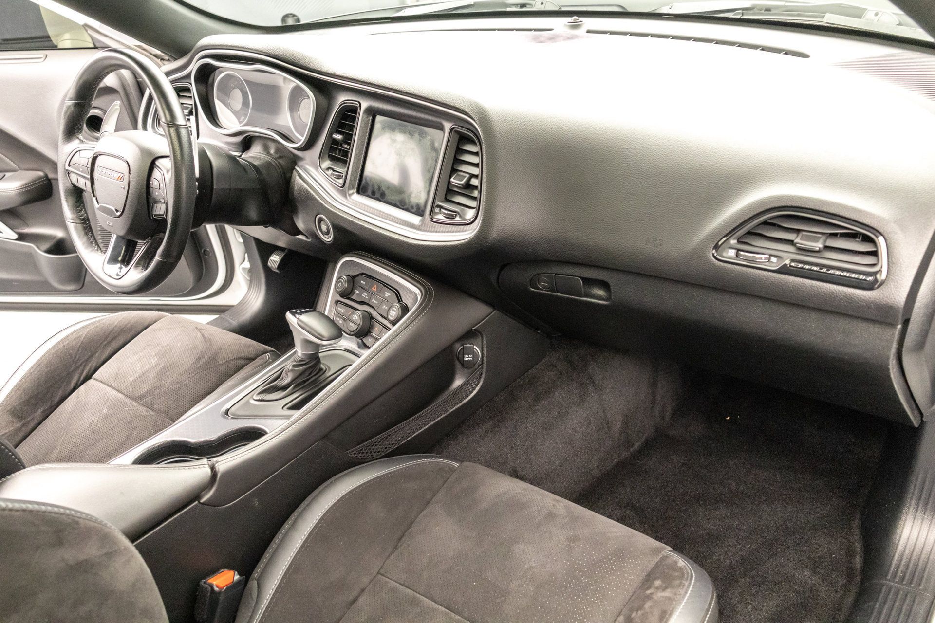 Used 2018 Dodge Challenger R/T Scat Pack w/ Leather Interior Group RWD image 34