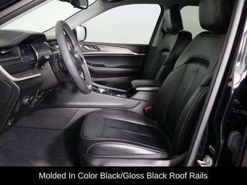 Used 2023 Jeep Grand Cherokee Limited w/ Black Appearance Package image 16