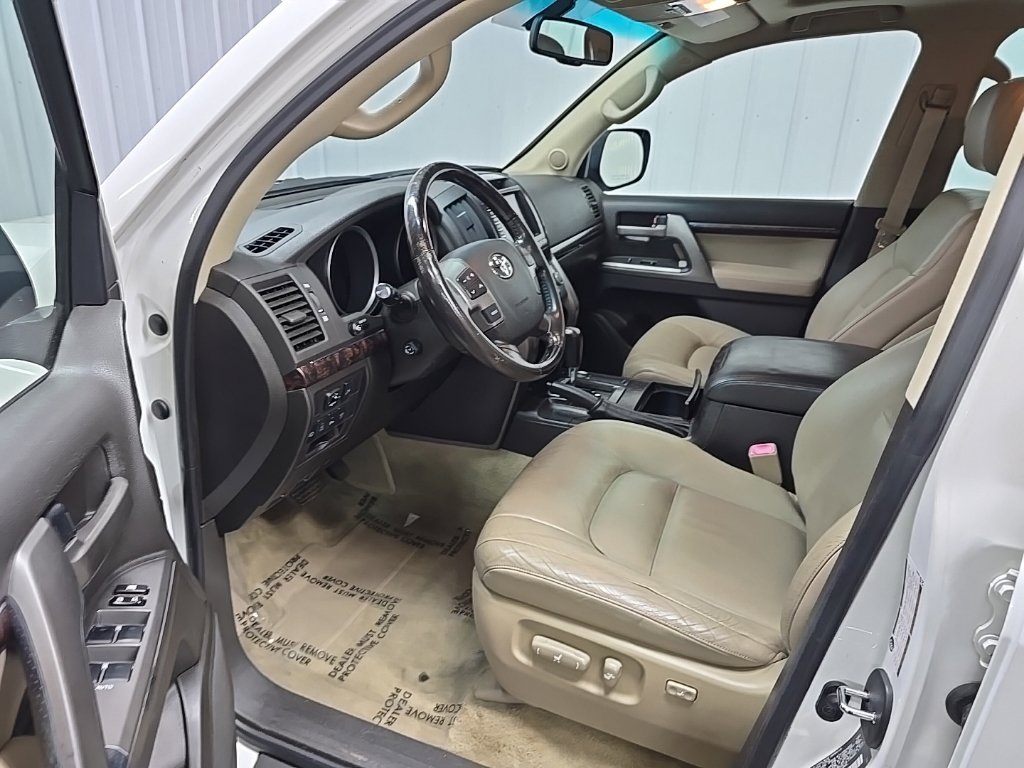 Used 2008 Toyota Land Cruiser w/ Upgrade Pkg AWD/4WD image 30